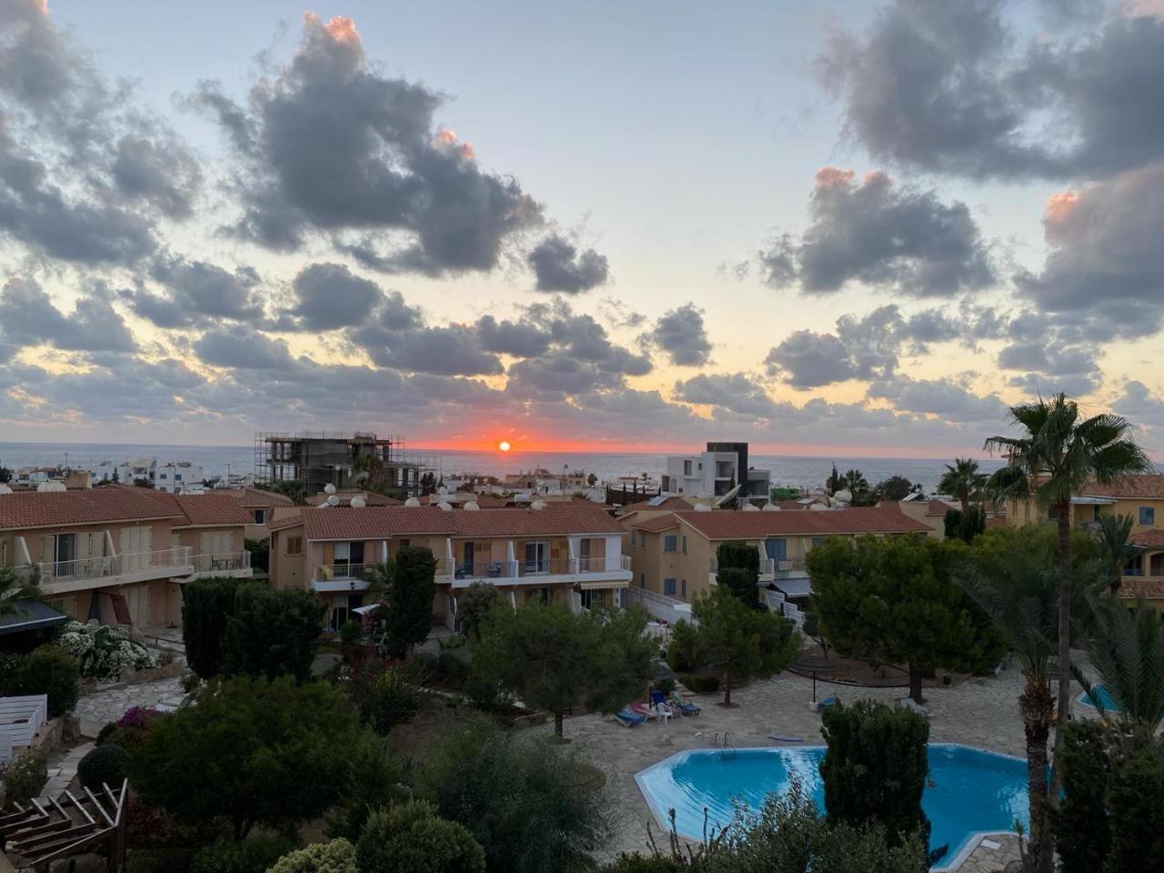 Newly Renovated- Regina Gardens 1, Venus Beach 500 M, Sea&Sunsets View, License Ooo7141 Paphos Exteriér fotografie